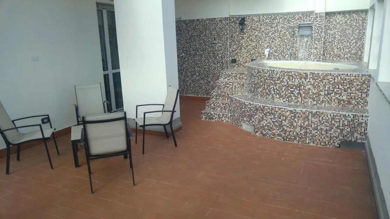 B&B - Camera Doppia Con Bagno Privato In Stupendo Attico Con Vista Mozzafiato Milano 0*,  Italia