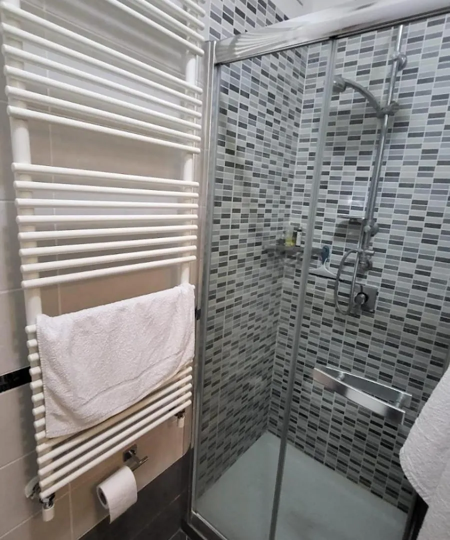 B&B - Camera Doppia Con Bagno Privato In Stupendo Attico Con Vista Mozzafiato